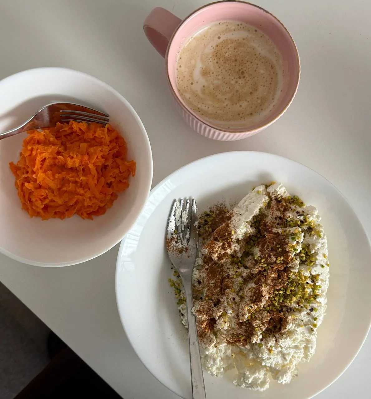 Portretowe zdjęcie użyte jako grafika do artykułu o szybkim odchudzaniu z brzucha pod kontrolą lekarza